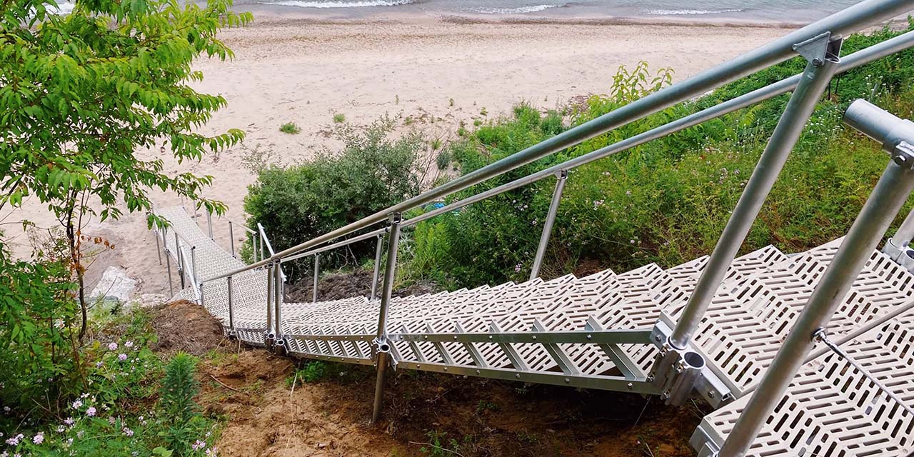 Lake Michigan Outdoor Aluminum Stair Builder